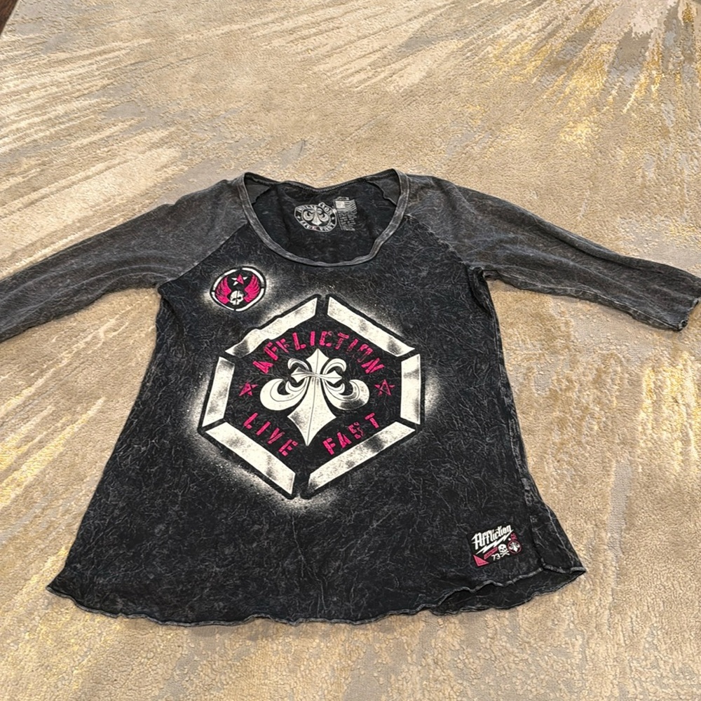 Vintage Affliction Women’s Y2K V-Neck Faded T-Shirt 3/4 sleeves Size M Live Fast